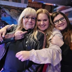 Meet your Posher, Patti